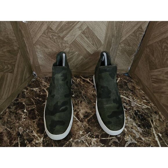 Steve Madden Women's Fashion Hidden Wedges Camouflage Slip-on Green Shoe Size... - Picture 8 of 12